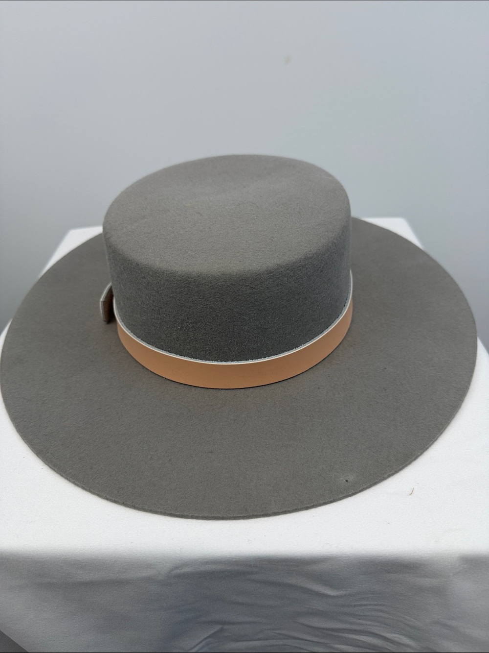 Gigi Pip Gray Australian Wool Felt Wide Brim Rancher Hat Tan Band S/M